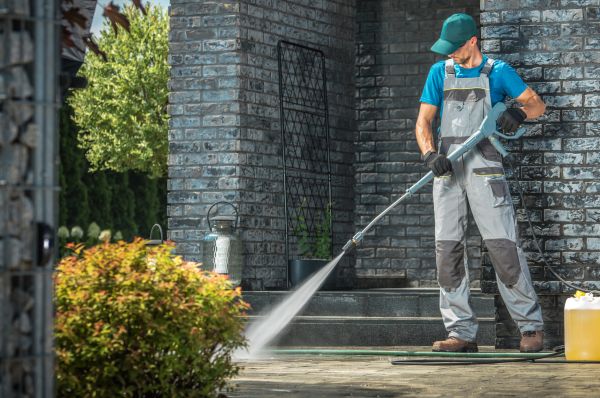 Cost of Outside House Cleaning in Greeley